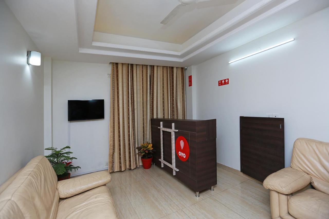 Oyo 11911 Go Rooms Gurgaon Exterior foto