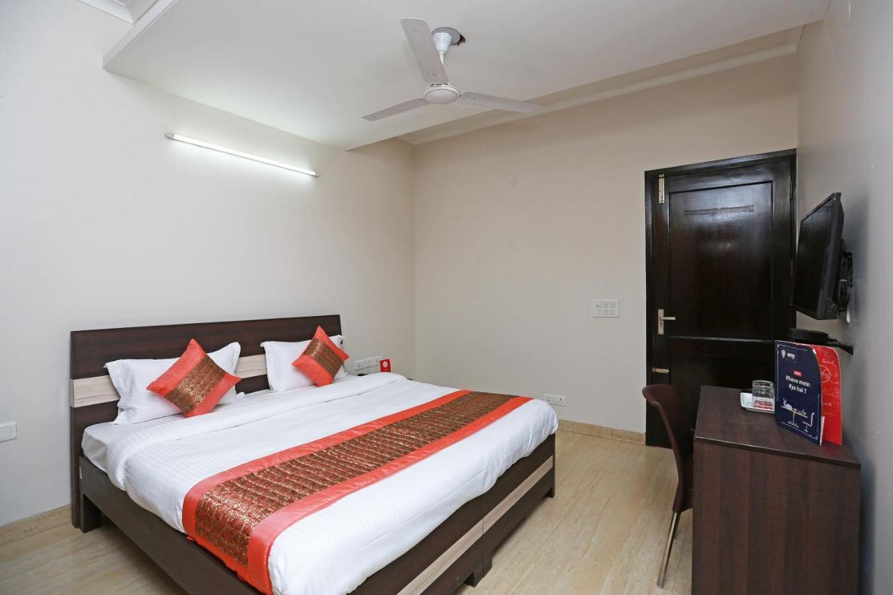 Oyo 11911 Go Rooms Gurgaon Exterior foto